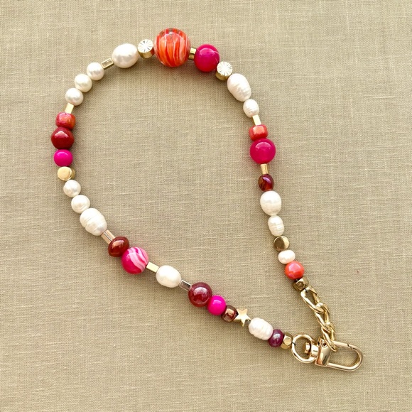NEW Pink and Pearl Necklace - Picture 2 of 7